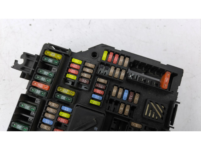 Pojistková skříňka 1670498 BMW 7 F01 F02 F03 F04 2009