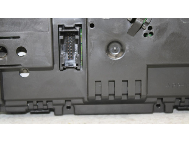 Přístrojová deska BMW 1 E81 E87 102493251