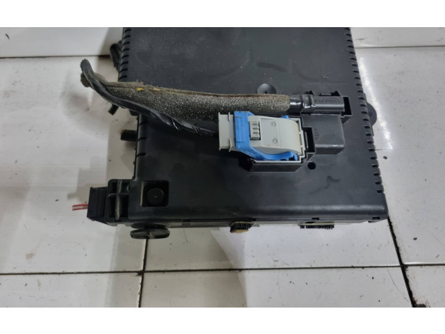 Блок предохранителей 8676391   Volvo V70    