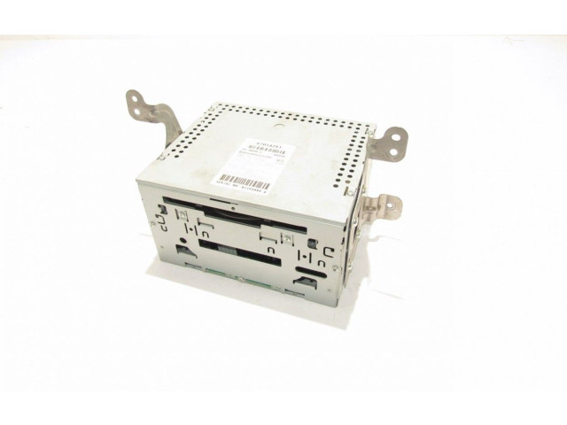 Радио/ проигрыватель CD/DVD / навигация