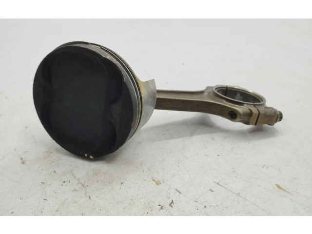  Поршень с шатуном    Maserati Quattroporte  