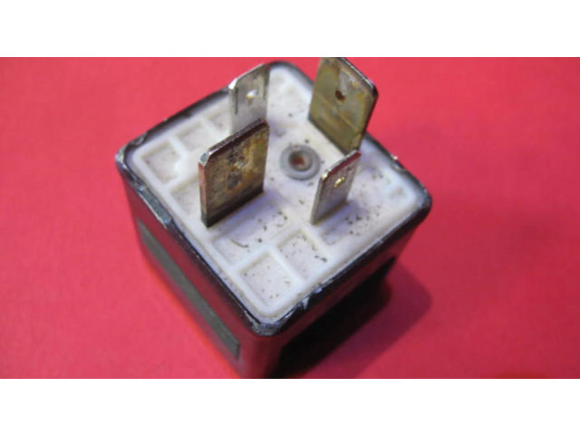 Реле насоса горючего