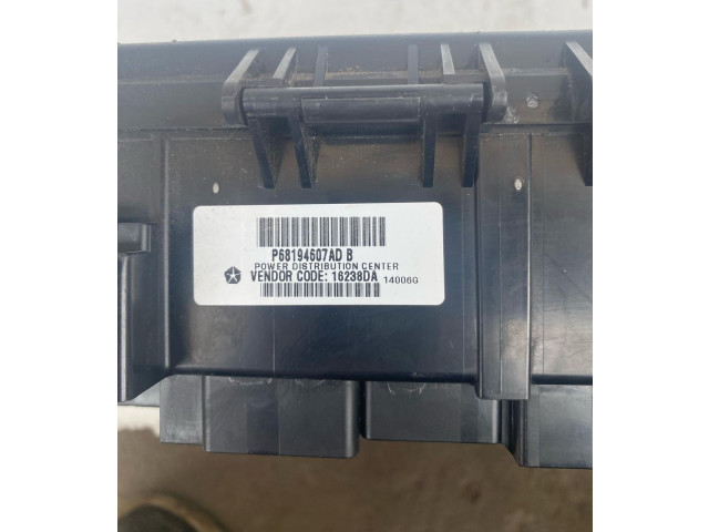 Блок предохранителей P68194607AD Jeep Grand Cherokee
