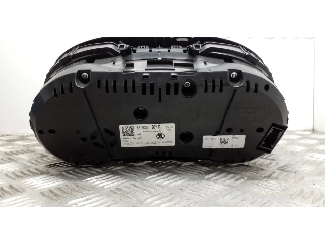 Панель приборов 5E0920971D Skoda Octavia Mk3 (5E)