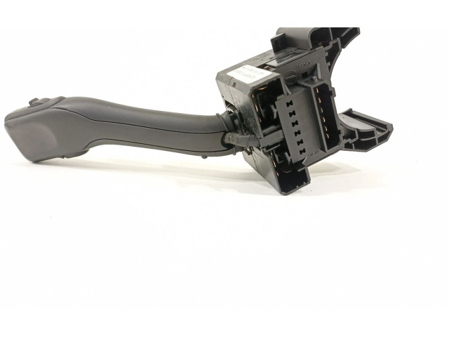 Ручка стеклоочистителей 4B0953503G   Volkswagen Passat Alltrack