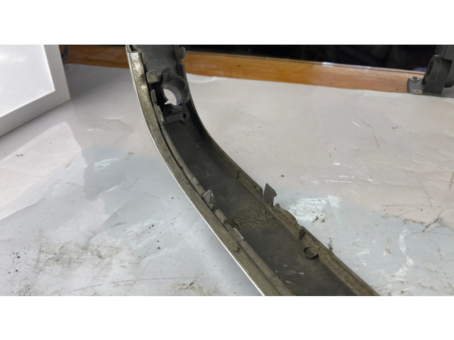 Отделочная ленточка заднего бампера