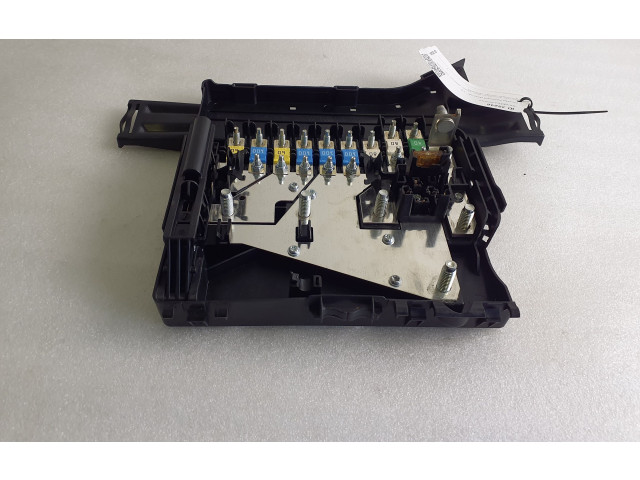   Pojistková skříňka 97061030300   Porsche Panamera (970) 2010