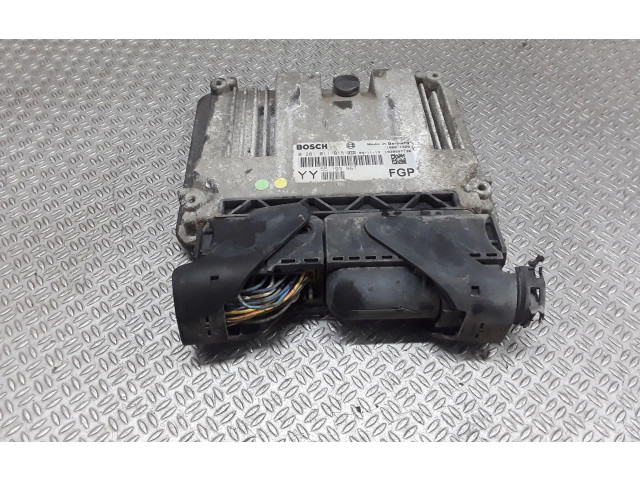 Řídící jednotka 55193967, 0281011915   Opel Vectra C 2004