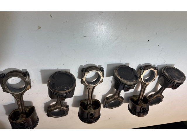  Поршень  46070  Lexus IS 200-300  