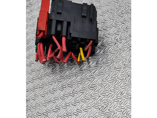 Блок предохранителей 15446181 Renault Clio II