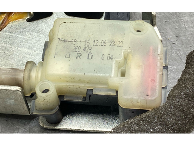 Zámek zadních dveří 3S71A43102AC Ford Mondeo Mk III 2007