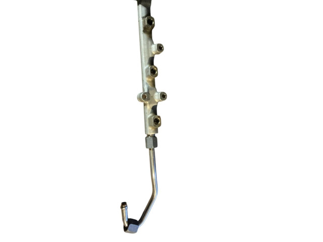 Топливная рампа 04C133320G Audi Q2 -