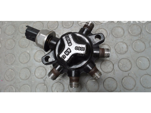 Топливная рампа 82000379933, 8200379933 Renault Clio III