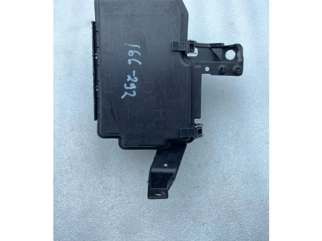 Pojistková skříňka A1665400224 Mercedes-Benz GLE (W166 - C292) 2017