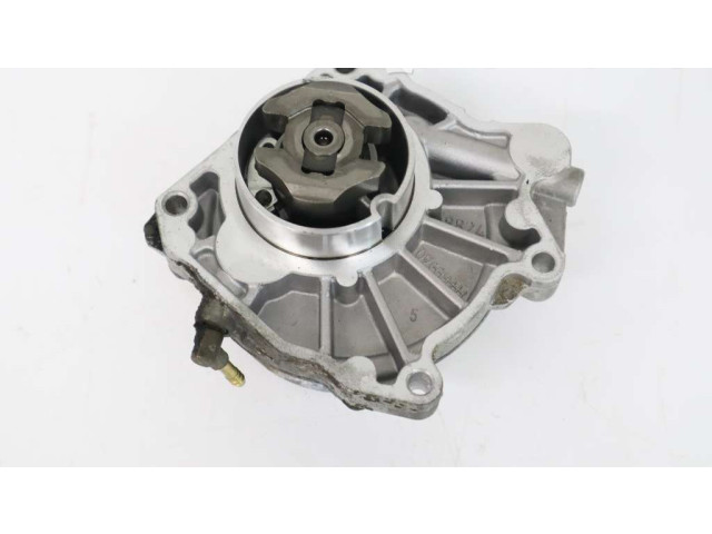 Вакуумный насос    55205446   Opel Insignia A