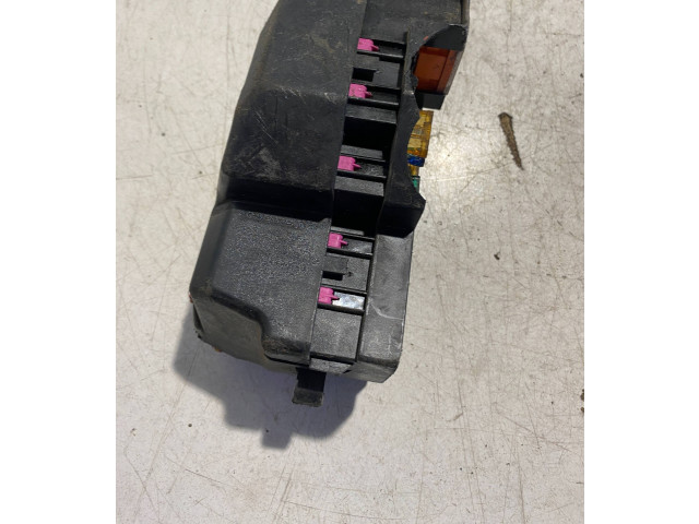 Pojistková skříňka 7P0941824, 7P0941826 Volkswagen Touareg II 2015