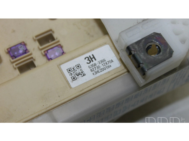 Блок предохранителей 8273012X70A Toyota Auris E180