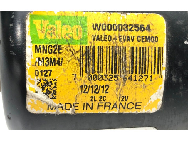 Моторчик дворников W000032564    Peugeot 301