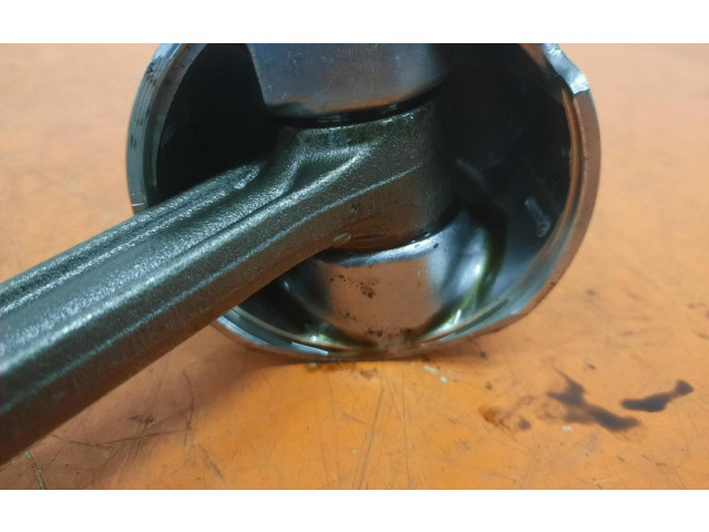 Píst 028H, 028H Volkswagen PASSAT B5.5