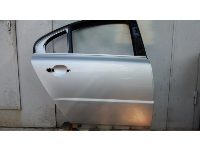 Задняя дверь