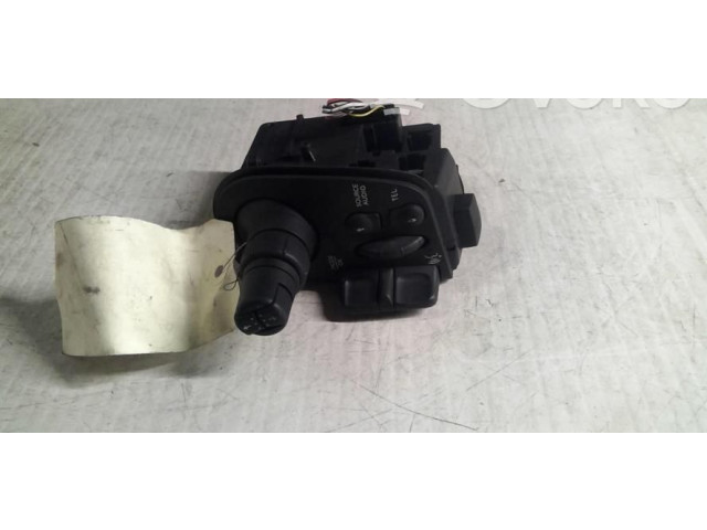 Ручка стеклоочистителей 8201590631 Renault Clio III