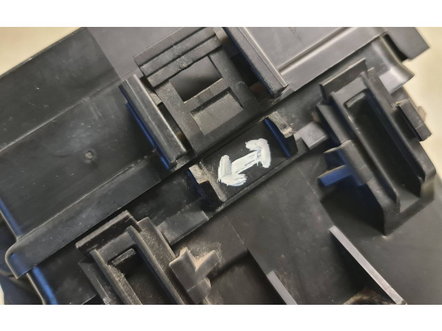 Блок предохранителей 8231009120, 06C28N SsangYong Kyron