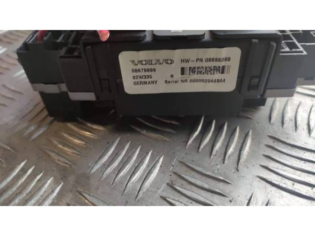 Блок предохранителей 08679899, 02W335 Volvo S60