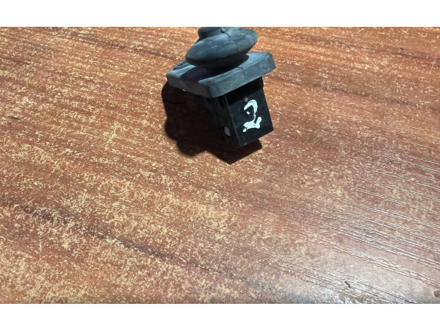 Передний датчик открытия / закрытия двери (крыло) 935603B100   KIA Pro Cee'd I   