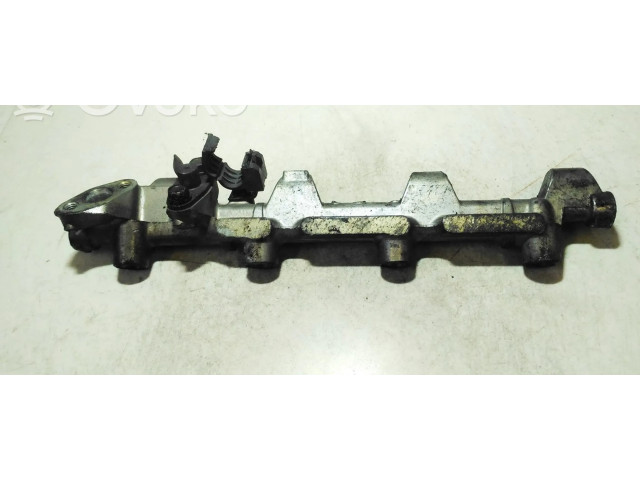 Топливная рампа Mitsubishi Carisma 1.8