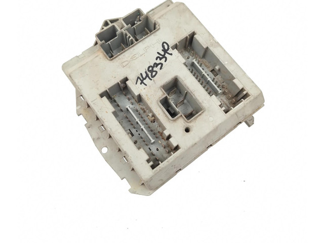 Блок предохранителей 46766027, 46520429 Fiat Albea