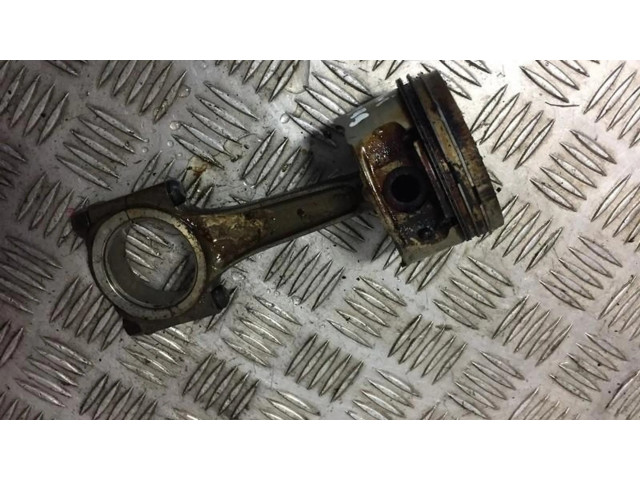 Píst    Citroen Xsara  pro benzínový motor 1.6  