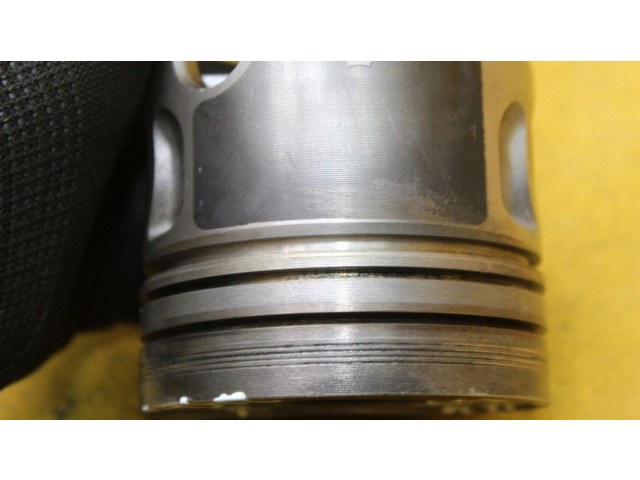 Píst    Seat Leon (1M)     