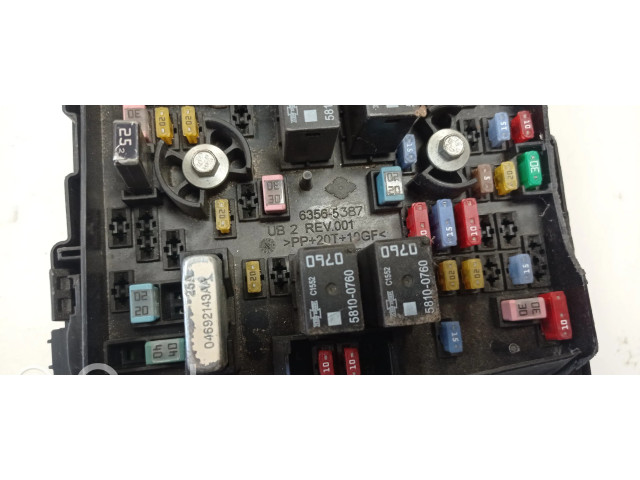 Pojistková skříňka 63565387 Chrysler Pacifica 2018