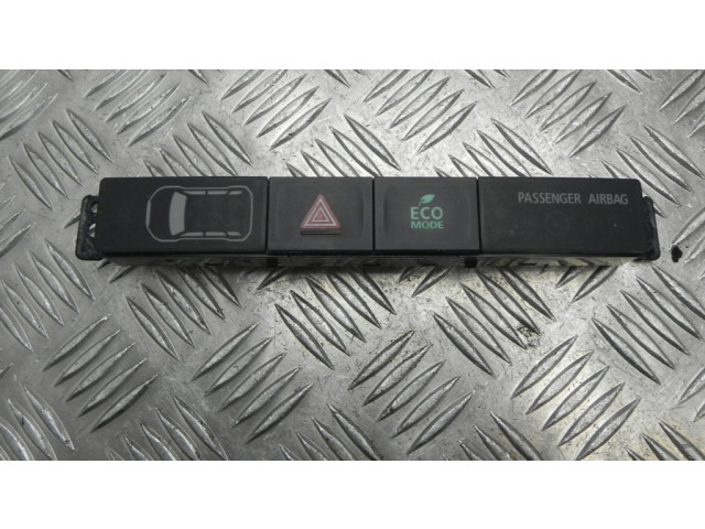 Включатель аварийных фонарей