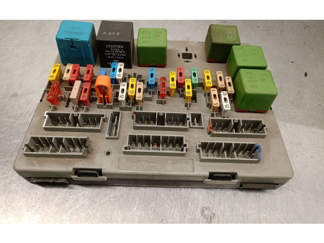 Pojistková skříňka Řídící jednotka BSM 9611405180, 9563533980 Peugeot 405 1992