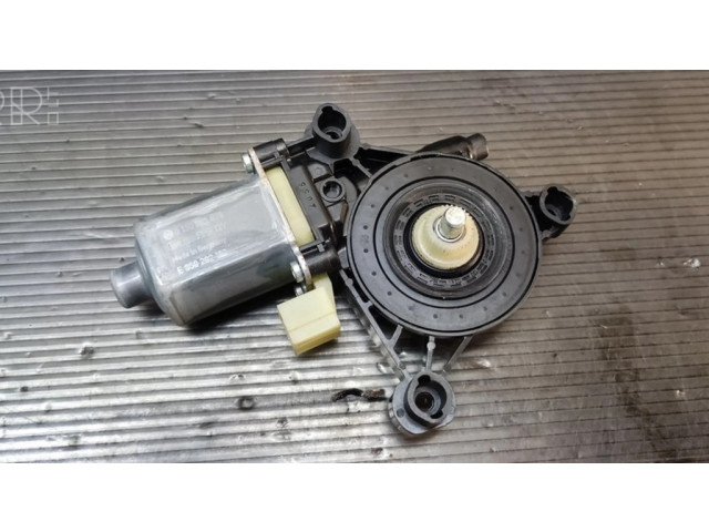 Передний двигатель механизма для подъема окон