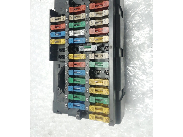 Блок предохранителей    Citroen Xantia    