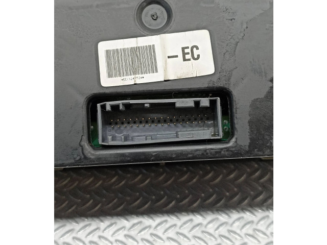 Přístrojová deska Ford Fusion 2006 4S6F10849