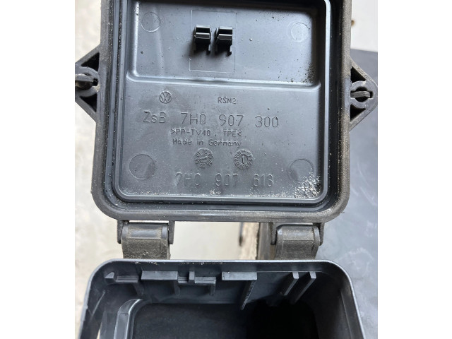 Pojistková skříňka 7H0907613, 7H0907300 Volkswagen Transporter - Caravelle T5 2008