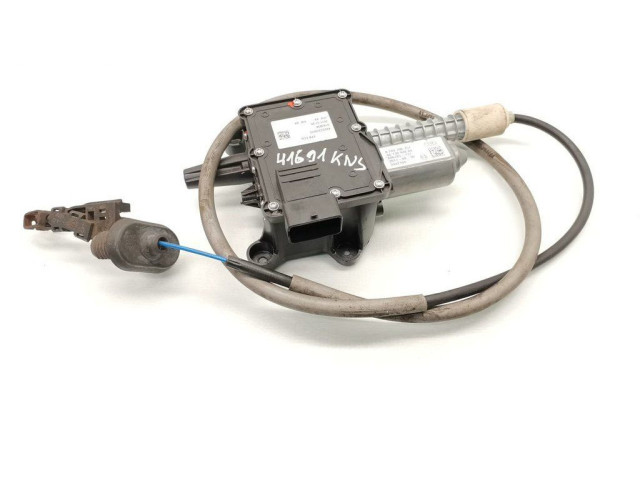 Механизм ручного тормоза (в салоне)