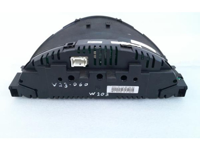 Přístrojová deska Mercedes-Benz C W203 2004 A2035404947