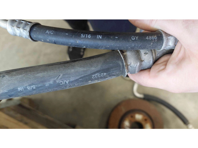 Трубка (трубки)/ шланг (шланги) кондиционера воздуха