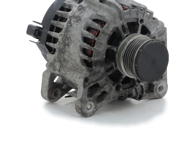 Генератор 231008017R Dacia Duster