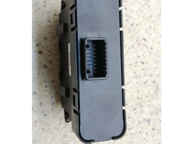 Блок управления 284Y66LA2A, F005V03265   Dacia Spring