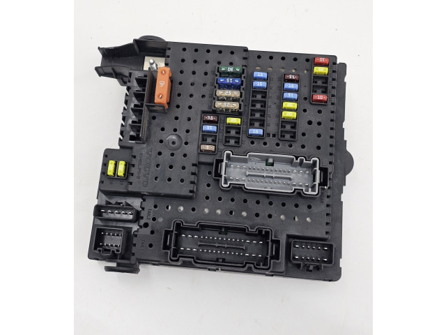 Блок предохранителей 30728512, 06W112   Volvo V70    