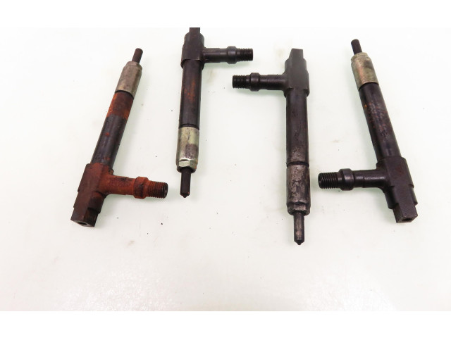 Комплект форсунок D6960    Mazda 626  RF3F 