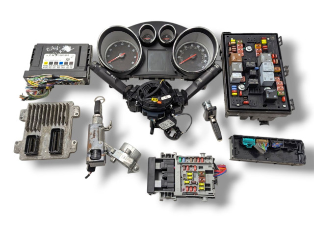 Комплект блоков управления 12654172   Opel Astra J