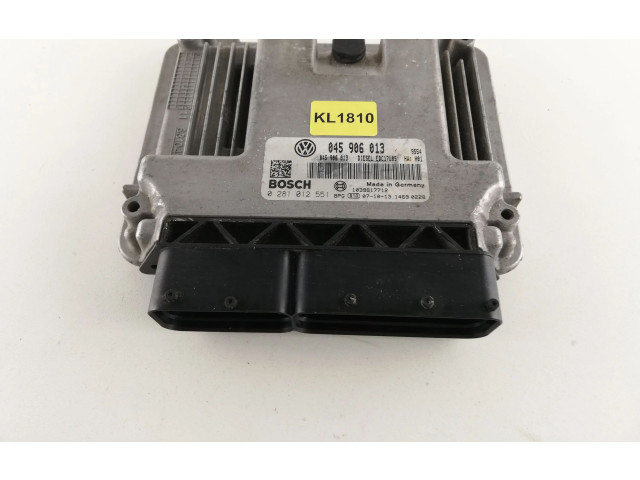 Блок управления двигателя 045906013, KL1810   Skoda Fabia Mk2 (5J)