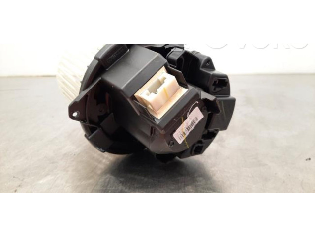 Вентилятор печки 272104788R Renault Clio V