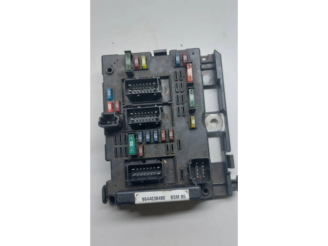 Блок предохранителей 9644038480, 13581645 Ford Ranger